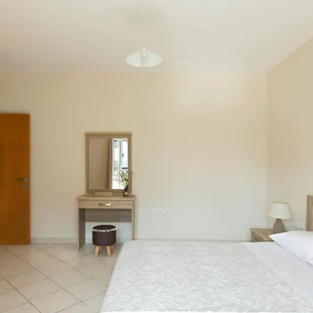 Apartment Kostas 1 *